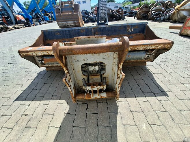 Rädlinger Grabenräumlöffel schwenkbar 2000mm