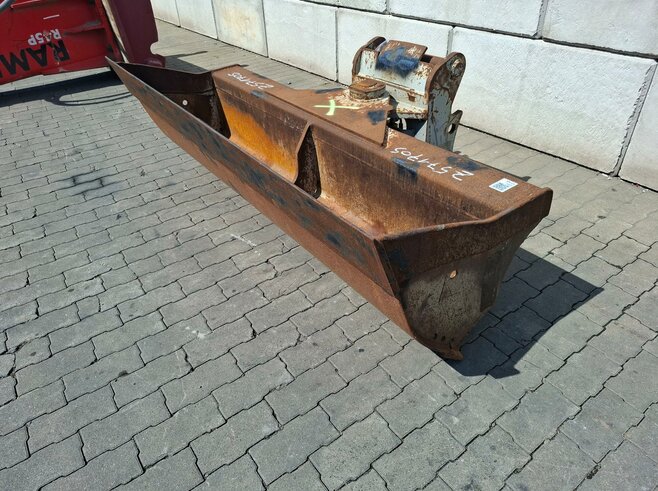 Rädlinger Grabenräumlöffel schwenkbar 2000mm