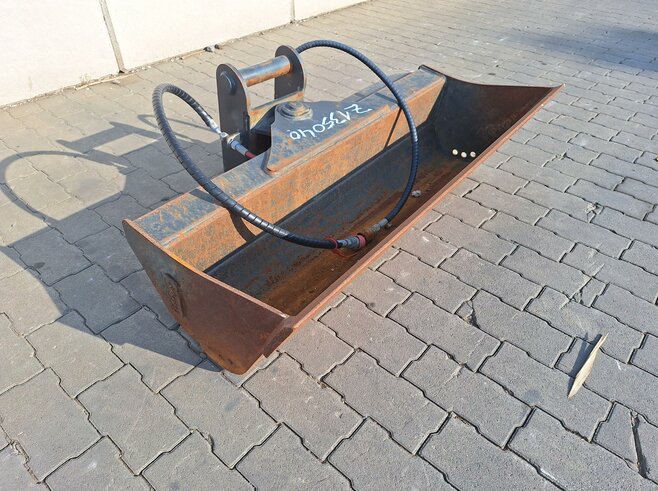 Rädlinger Grabenräumlöffel schwenkbar 1200 mm