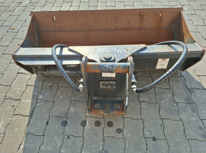 Rädlinger Grabenräumlöffel schwenkbar 1200 mm