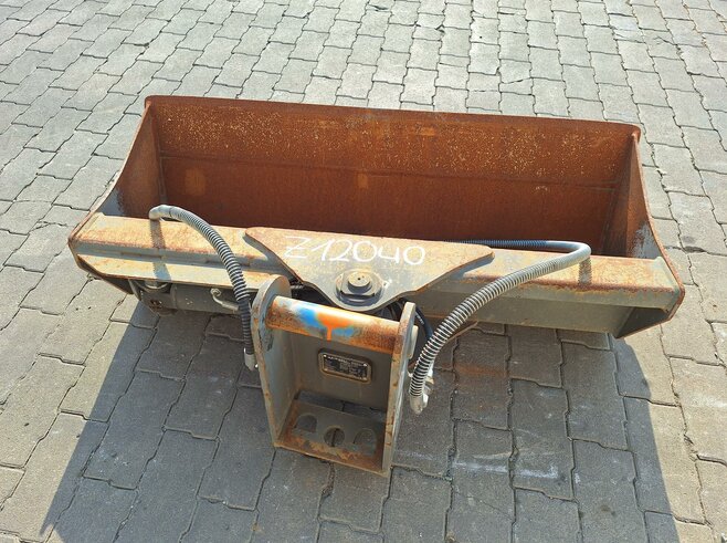 Rädlinger Grabenräumlöffel schwenkbar 1200 mm