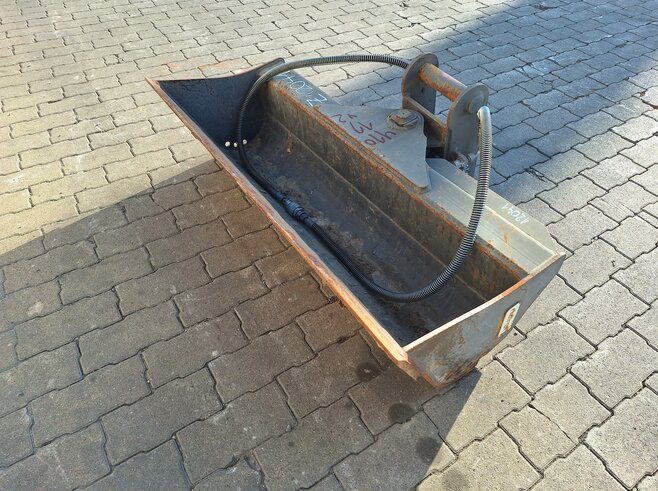 Rädlinger Grabenräumlöffel schwenkbar 1200 mm