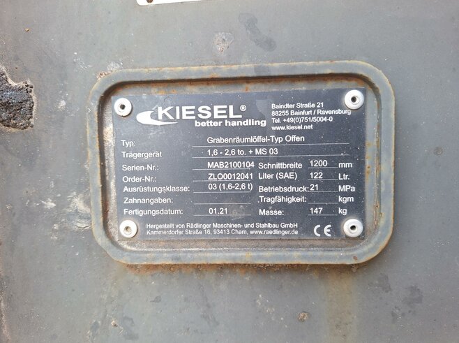 Rädlinger Grabenräumlöffel schwenkbar 1200 mm