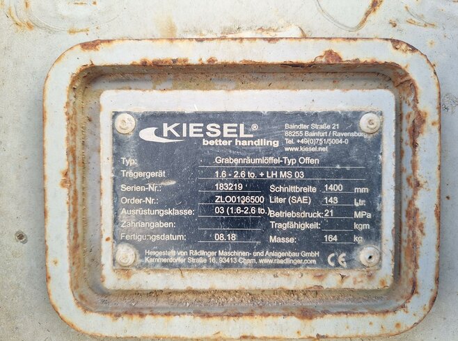 Rädlinger Grabenräumlöffel schwenkbar 1400 mm