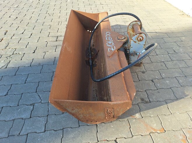 Rädlinger Grabenräumlöffel schwenkbar 1400 mm