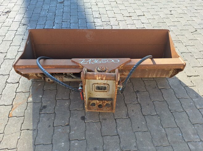 Rädlinger Grabenräumlöffel schwenkbar 1400 mm