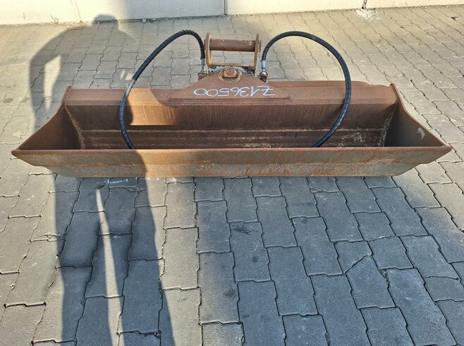 Rädlinger Grabenräumlöffel schwenkbar 1400 mm