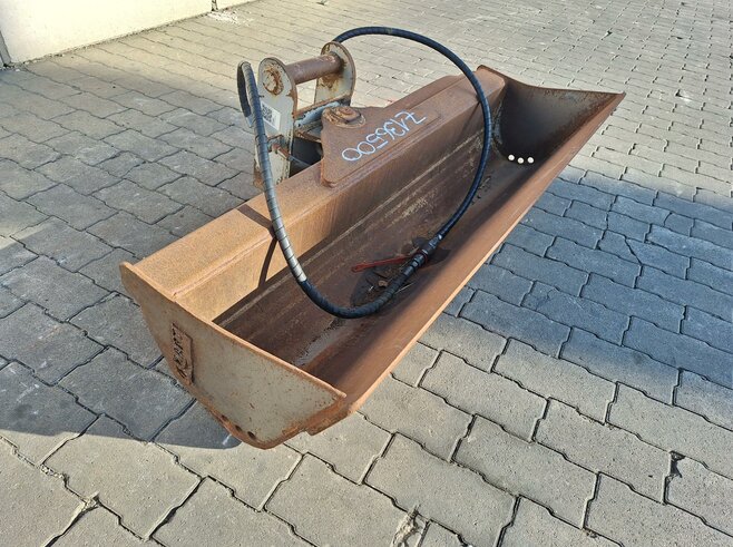 Rädlinger Grabenräumlöffel schwenkbar 1400 mm