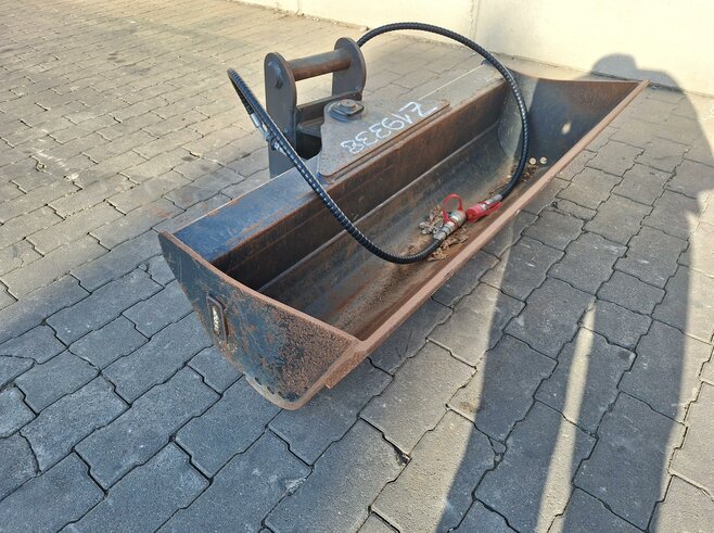 Rädlinger Grabenräumlöffel schwenkbar 1200 mm