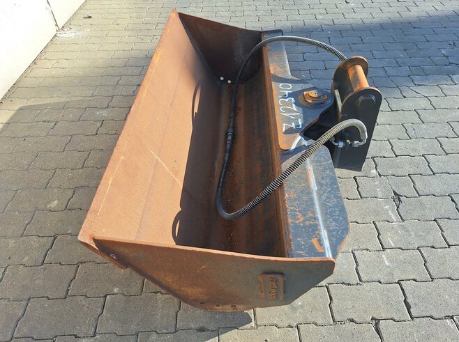 Rädlinger Grabenräumlöffel schwenkbar 1400 mm