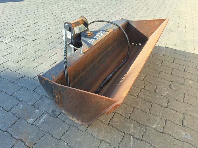 Rädlinger Grabenräumlöffel schwenkbar 1400 mm