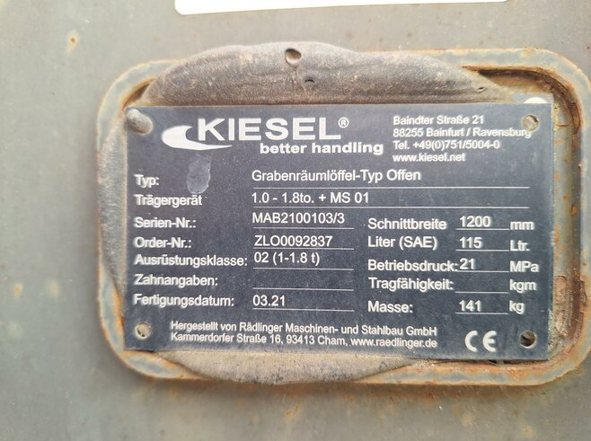 Rädlinger Grabenräumlöffel schwenkbar 1200 mm