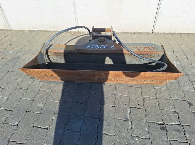Rädlinger Grabenräumlöffel schwenkbar 1200 mm