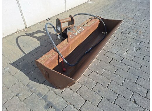 Rädlinger Grabenräumlöffel schwenkbar 1200 mm