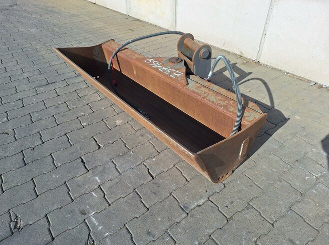 Rädlinger Grabenräumlöffel schwenkbar 1200 mm