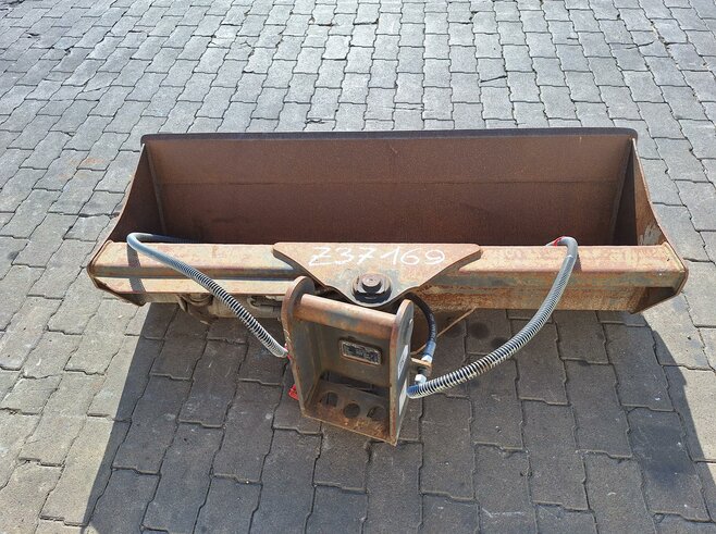 Rädlinger Grabenräumlöffel schwenkbar 1200 mm