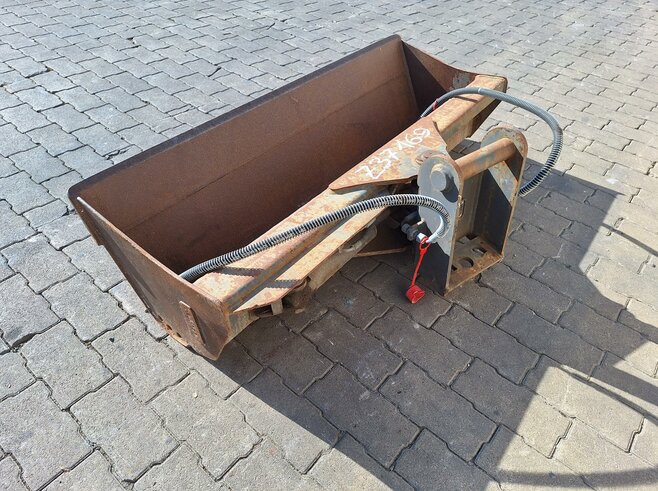 Rädlinger Grabenräumlöffel schwenkbar 1200 mm