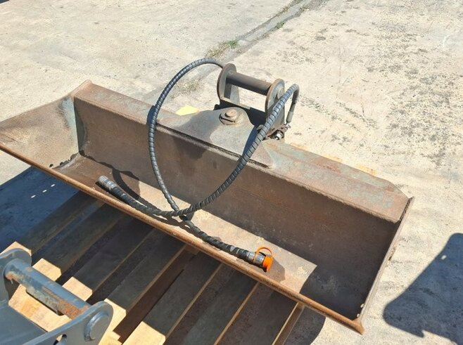Rädlinger Grabenräumlöffel schwenkbar 1400 mm