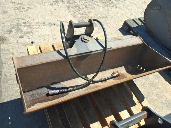 Rädlinger Grabenräumlöffel schwenkbar 1400 mm