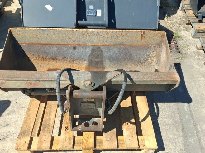 Rädlinger Grabenräumlöffel schwenkbar 1400 mm