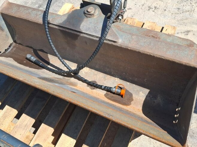 Rädlinger Grabenräumlöffel schwenkbar 1400 mm