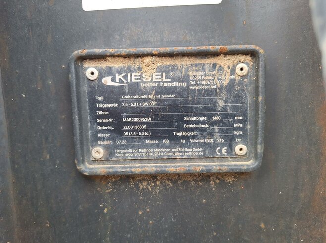 Rädlinger Grabenräumlöffel schwenkbar 1400 mm