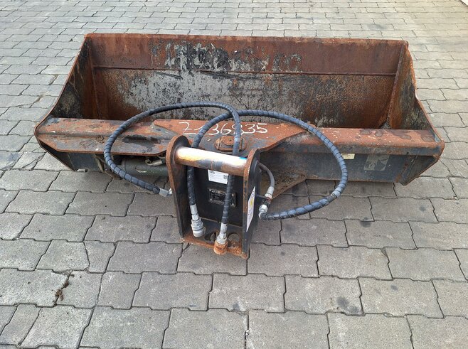 Rädlinger Grabenräumlöffel schwenkbar 1400 mm