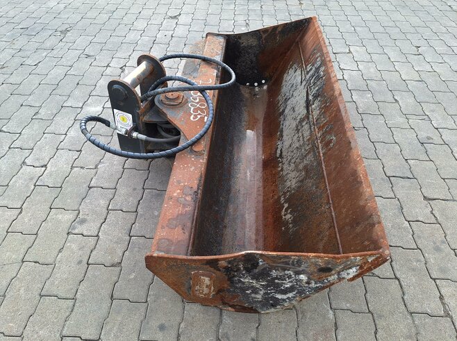Rädlinger Grabenräumlöffel schwenkbar 1400 mm