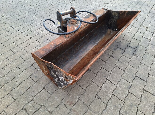 Rädlinger Grabenräumlöffel schwenkbar 1400 mm