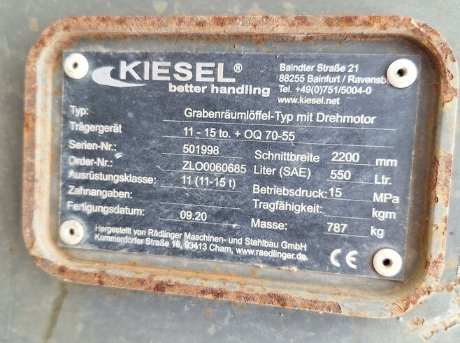 Rädlinger Grabenräumlöffel schwenkbar mit Drehmotor 2200 mm