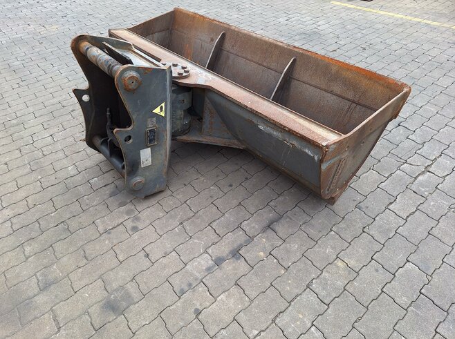 Rädlinger Grabenräumlöffel schwenkbar mit Drehmotor 2200 mm
