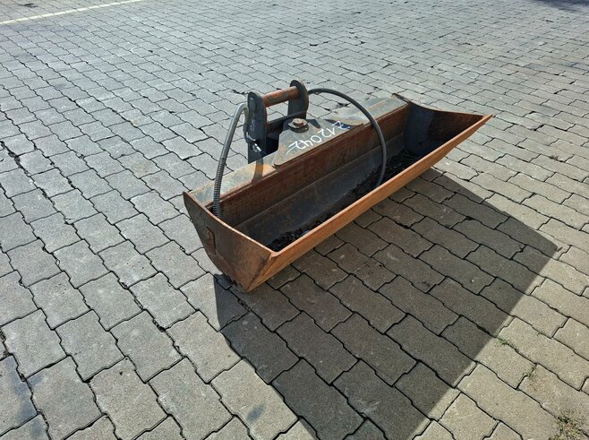 Rädlinger Grabenräumlöffel schwenkbar 1200 mm KGL03H-1200