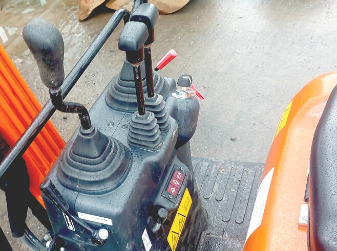 Hitachi ZX10U-6