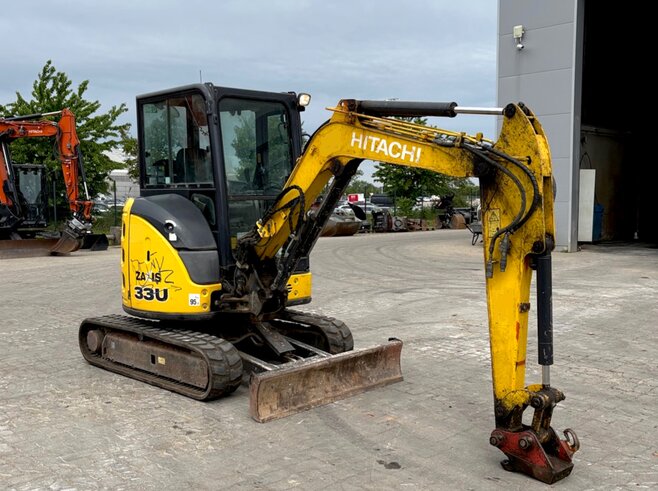 Hitachi ZX33U-5