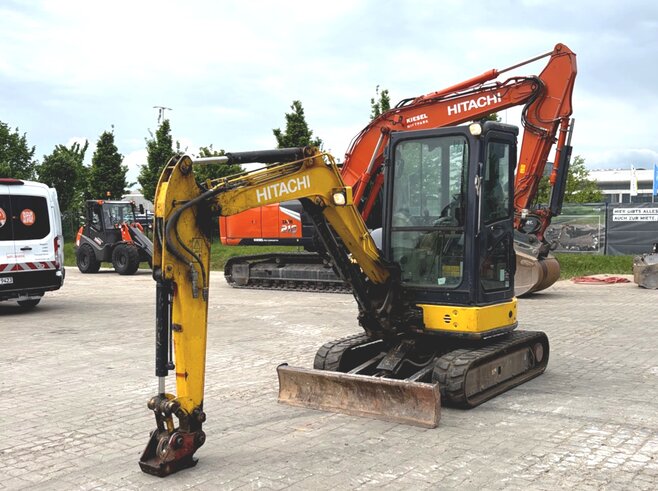 Hitachi ZX33U-5