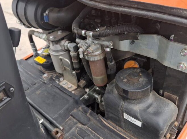 Hitachi ZX10U-6