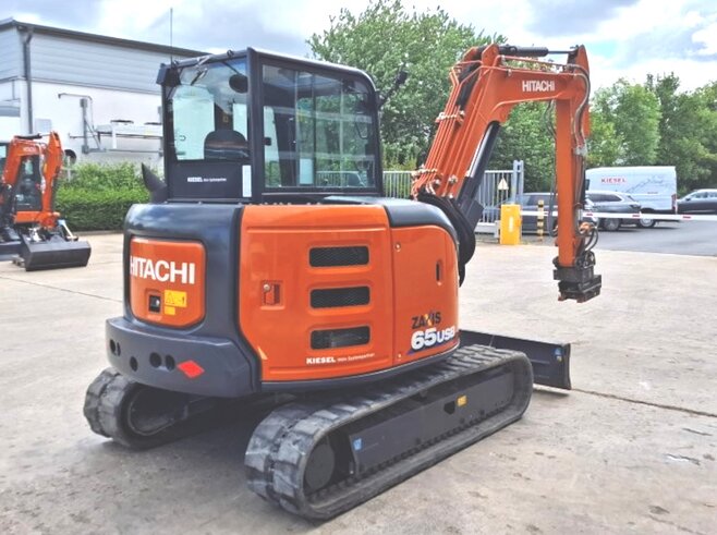 Hitachi ZX65USB-6