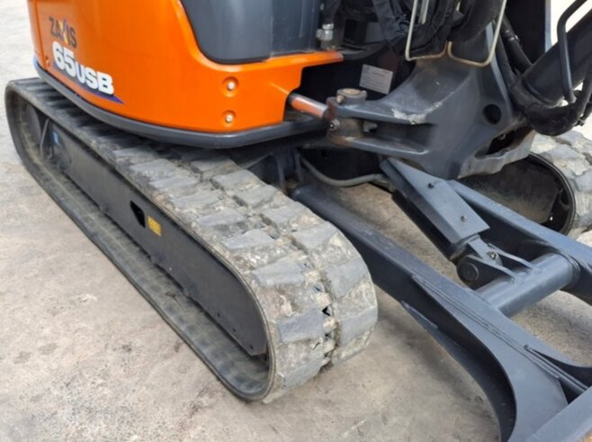 Hitachi ZX65USB-6
