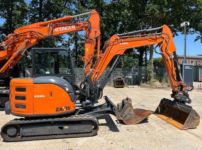 Hitachi ZX65USB-6