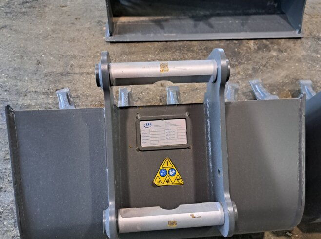 ZFE Tieflöffel 600mm