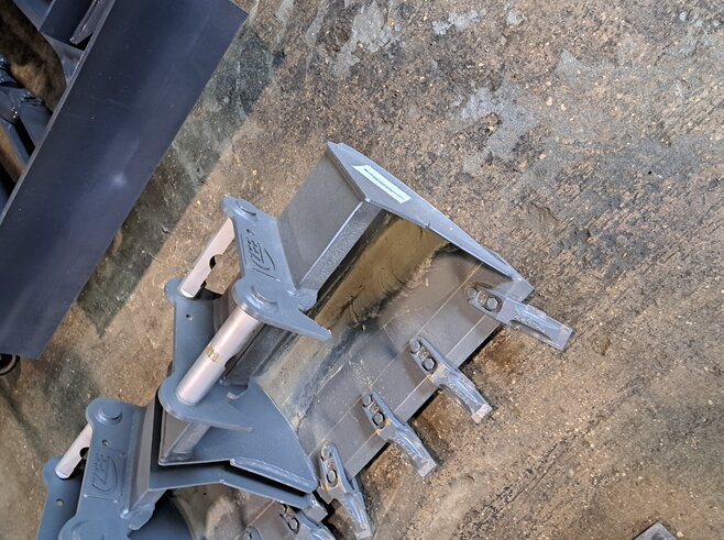 ZFE Tieflöffel 600mm