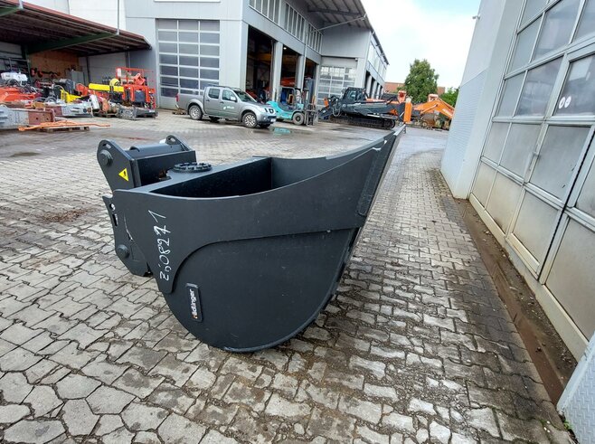 Rädlinger Schwenktieflöffel 1600mm