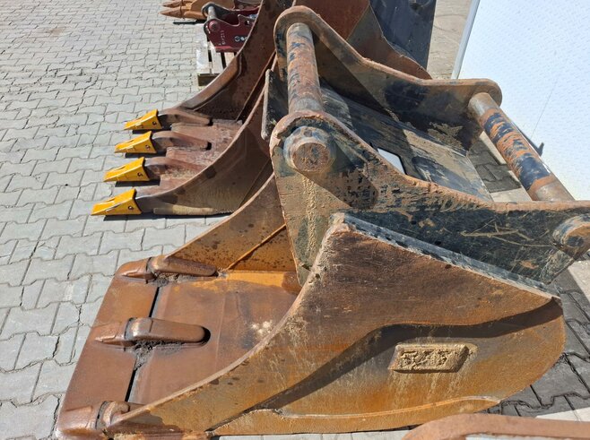Caterpillar Tieflöffel 800mm