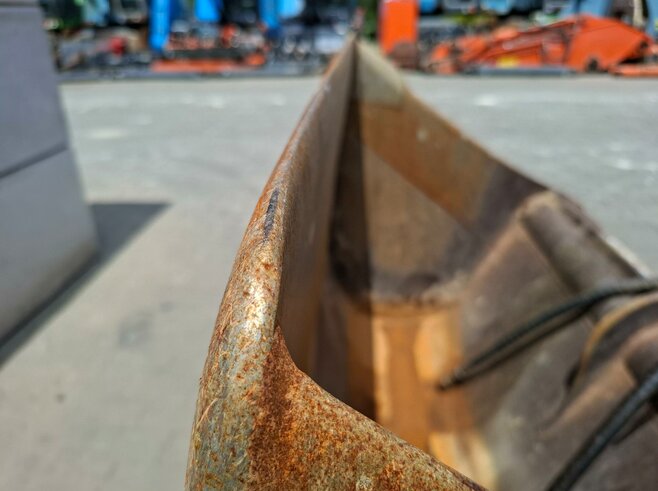 Schwenktieflöffel 1600mm