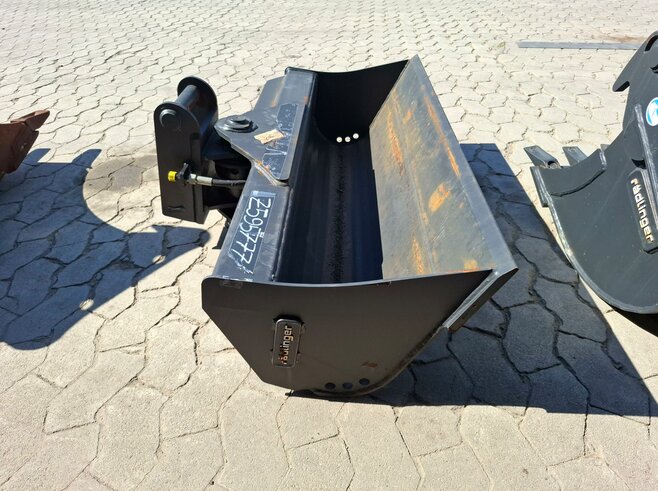 Rädlinger Grabenräumlöffel schwenkbar KGL02H-1200