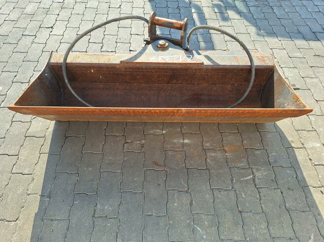 Rädlinger Grabenräumlöffel schwenkbar 1400 mm