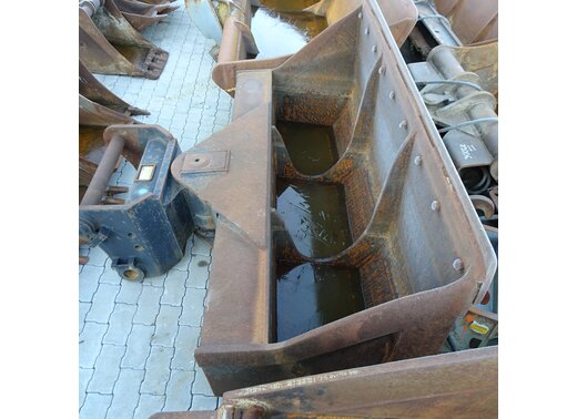Rädlinger Grabenräumlöffel schwenkbar 2200mm SW66