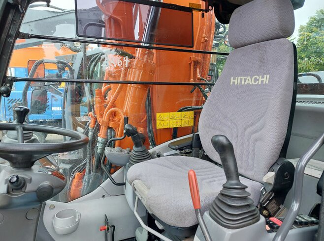 Hitachi ZX170W-6