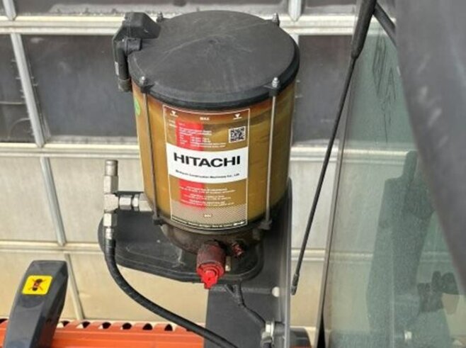Hitachi ZX135W-7