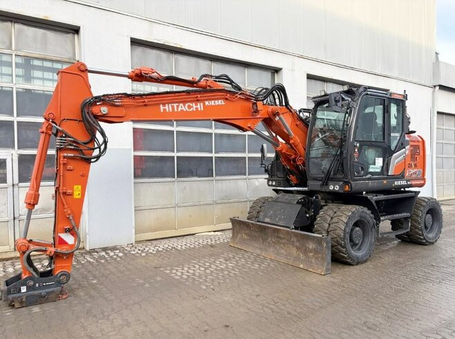 Hitachi ZX135W-7